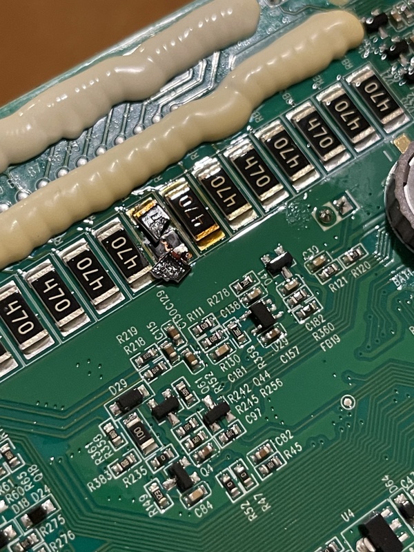 Afbeeldingslocatie: https://tweakers.net/i/1ABYfXe23Yx8AL7G9aSeTvFPyVI=/x800/filters:strip_icc():strip_exif()/f/image/jzkXZ9PQmktjyOgHg2lZGJOb.jpg?f=fotoalbum_large