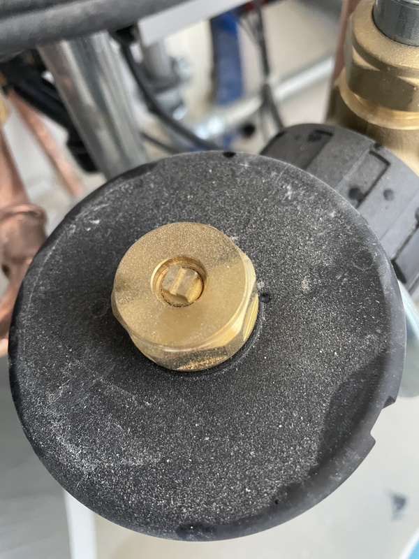 Afbeeldingslocatie: https://tweakers.net/i/1CjwLCq5Sdi5iaNWrdMX9xEXY9E=/x800/filters:strip_icc():strip_exif()/f/image/YdGDS0rQAyZB8DK1kk8MwPs2.jpg?f=fotoalbum_large