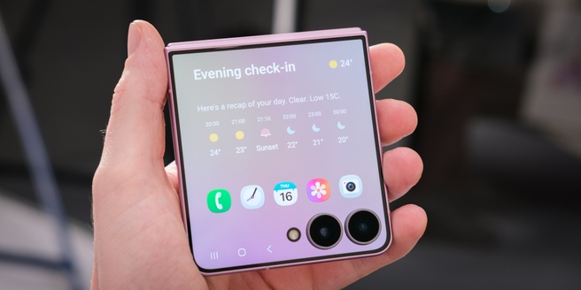 Samsung Z Flip8 - Homescreen