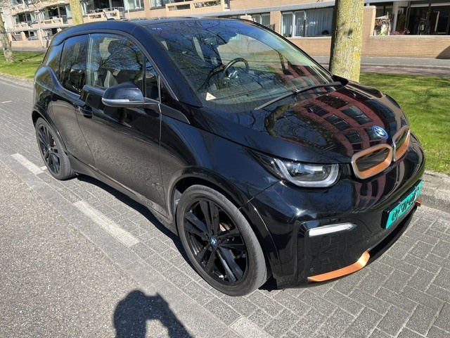 Afbeeldingslocatie: https://tweakers.net/i/1Kq8A78EXMJfvV1X2xclQZ7UxjQ=/fit-in/4920x3264/filters:max_bytes(3145728):no_upscale():strip_icc():strip_exif()/f/image/8Fk3uMkLKZyw89ZMmtjpNo2S.jpg?f=user_large