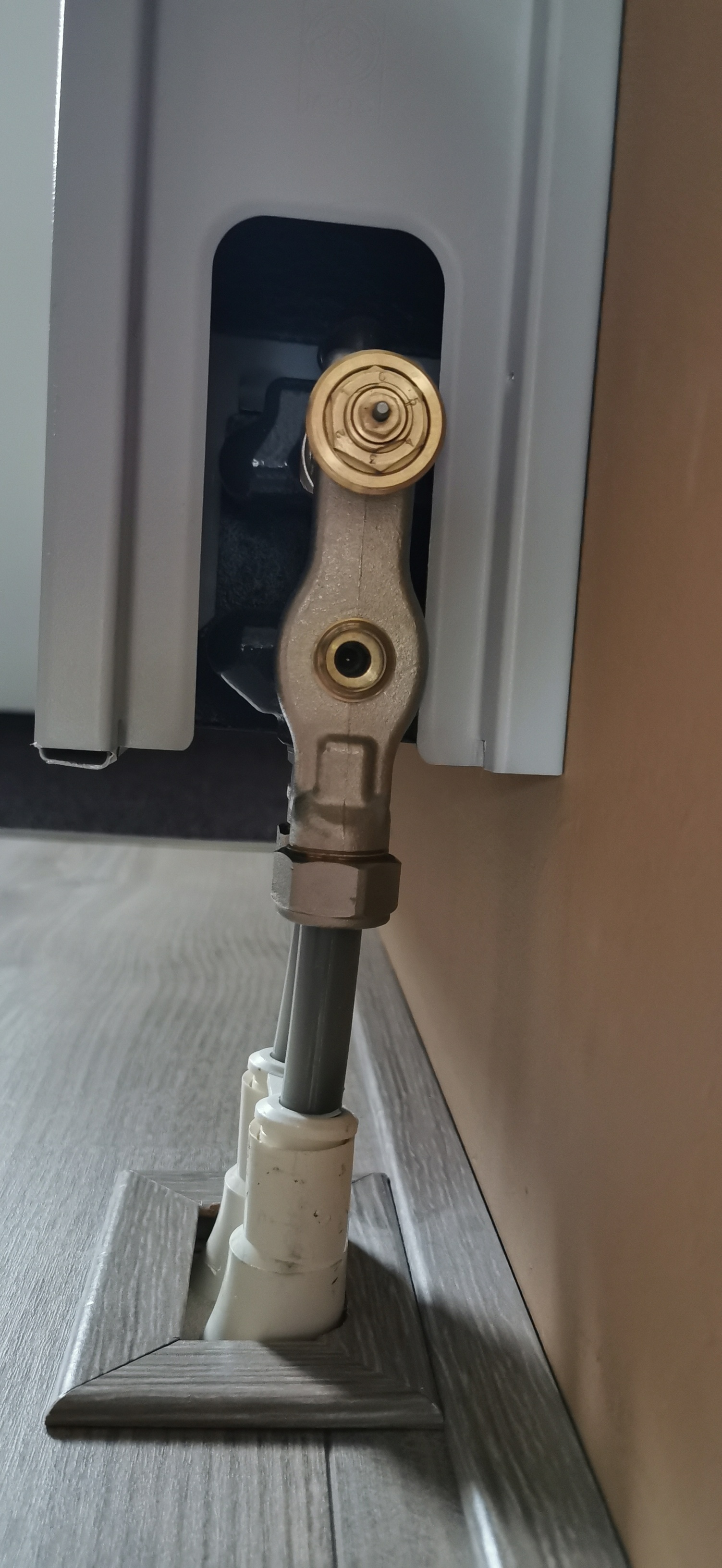 Afbeeldingslocatie: https://tweakers.net/i/1SO7pFsOT53bvYVw6lrrE05j1q8=/fit-in/4920x3264/filters:max_bytes(3145728):no_upscale():strip_icc():strip_exif()/f/image/Z5MNK1jchkjHI7lJrhaYOhzS.jpg?f=user_large