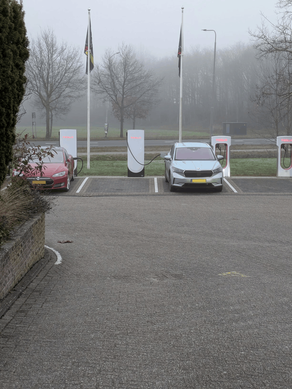 Afbeeldingslocatie: https://tweakers.net/i/1SbmW4A2JSRCuODWv3O5b0q5Svo=/x800/filters:strip_exif()/f/image/yS0WihSr59VNJsSD45zUmNHj.png?f=fotoalbum_large