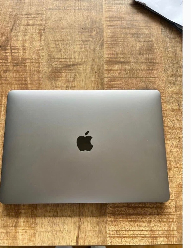 Apple MacBook Air 2020 M1 - 8GB RAM - 256GB SSD - Grijs aangeboden