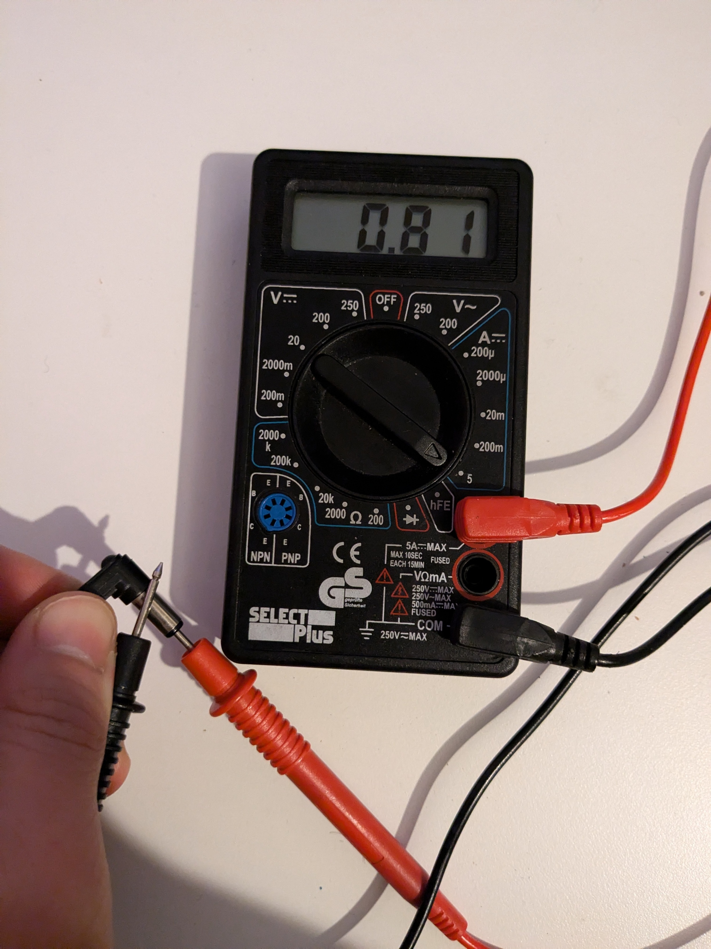 12v dc adapter, multimeter geeft 20v aan. - Modding, mechanica en