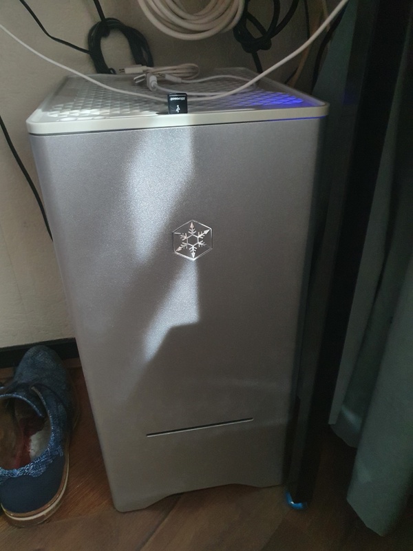 Afbeeldingslocatie: https://tweakers.net/i/1UsjvIZybU3rD2Gpdz_SzKHcl7E=/x800/filters:strip_icc():strip_exif()/f/image/BmsvXZHxe5IpnJ61te7elzMx.jpg?f=fotoalbum_large