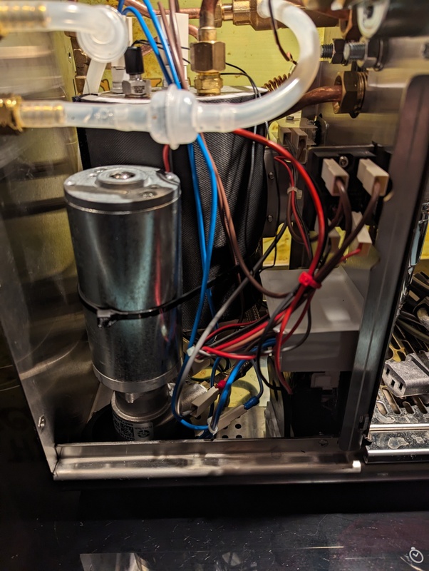 Afbeeldingslocatie: https://tweakers.net/i/1VcO3saz5QiQ1blggHAhA9lQn8U=/x800/filters:strip_icc():strip_exif()/f/image/nvpITEUjmC1ztqHd2MgsWn1T.jpg?f=fotoalbum_large