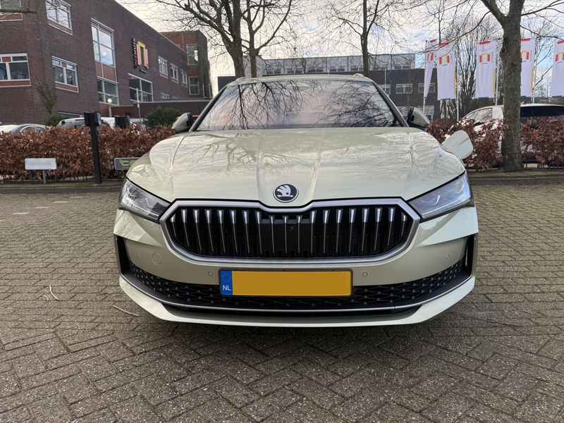 Afbeeldingslocatie: https://tweakers.net/i/1X8OC75XLDcubnm6JntjFINAyss=/800x/filters:strip_icc():strip_exif()/f/image/3lhhBSCGppNS4v6FOYKZybpo.jpg?f=fotoalbum_large