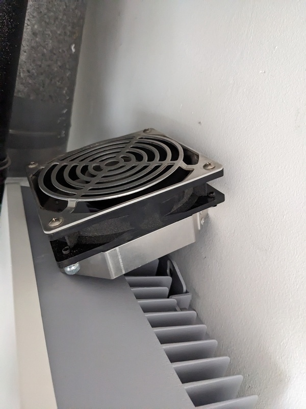 Afbeeldingslocatie: https://tweakers.net/i/1_R75vlYfNVW4SalEv3FRVrOBJU=/x800/filters:strip_icc():strip_exif()/f/image/1RHZb5uRwkReyc4lcYiusbm6.jpg?f=fotoalbum_large