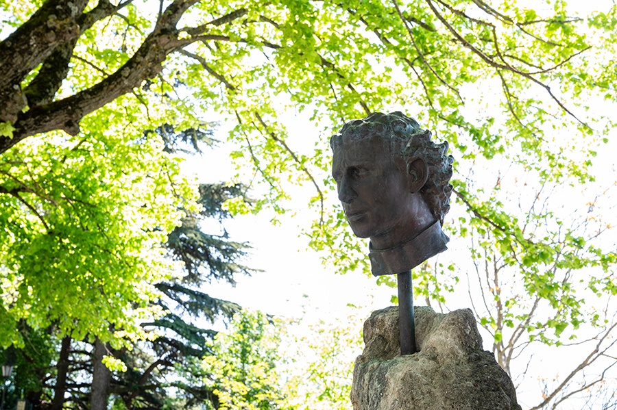 Afbeeldingslocatie: https://tweakers.net/i/1cQ0eXdzqBpO_98hVJlwL4DBGWc=/fit-in/4920x3264/filters:max_bytes(3145728):no_upscale():strip_icc():strip_exif()/f/image/deBXLmqcsNRN4503Kj2sjgTO.jpg?f=user_large