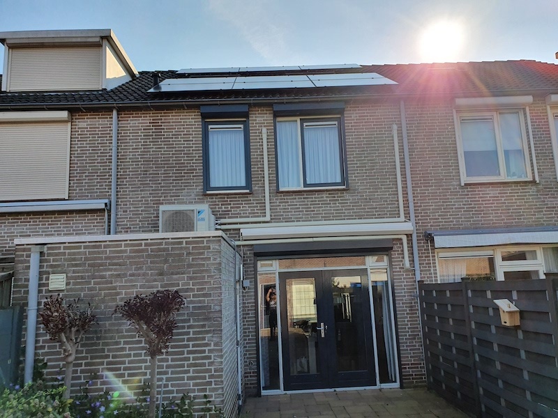 Afbeeldingslocatie: https://tweakers.net/i/1de458ks5E9fi0Z8qR0O2JIqSt0=/full-fit-in/4920x3264/filters:max_bytes(3145728):no_upscale():strip_icc():fill(white):strip_exif()/f/image/bu8LDYC7lCkPrfh0xX8uyG9r.jpg?f=user_large