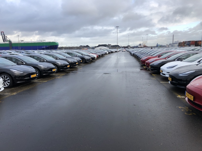 Afbeeldingslocatie: https://tweakers.net/i/1glX-zF0xNDIcIR_kUWa_NG9P24=/800x/filters:strip_icc():strip_exif()/f/image/DryvGMTCyWzdhqsqUFgglklH.jpg?f=fotoalbum_large