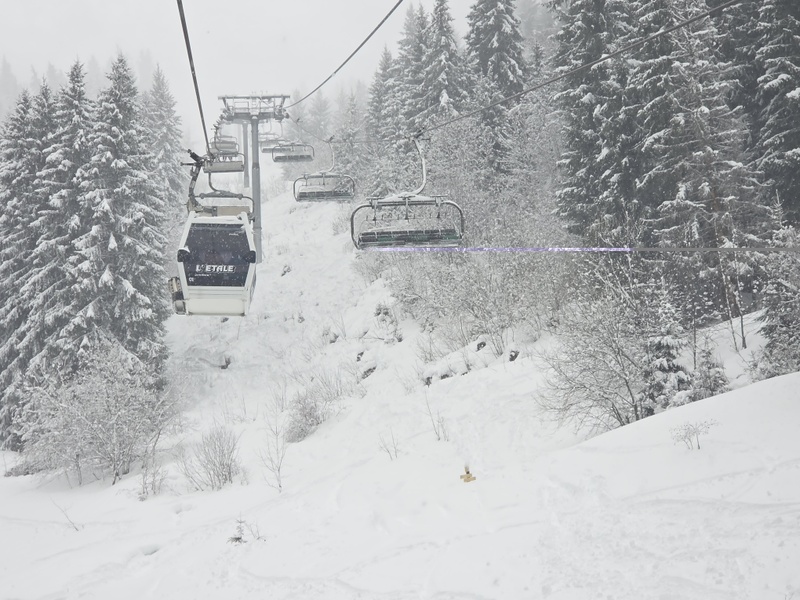 Afbeeldingslocatie: https://tweakers.net/i/1gxZgmPWGu8gh0-JPi9RkdvW7jw=/800x/filters:strip_icc():strip_exif()/f/image/zaVifWpGabyWqUrro96QrpeH.jpg?f=fotoalbum_large