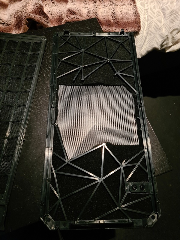 Afbeeldingslocatie: https://tweakers.net/i/1mWLpuEtLkrN624mkD-OaG6gAtE=/x800/filters:strip_icc():strip_exif()/f/image/5PtUWJcYUiiNyra2vHcJn3aY.jpg?f=fotoalbum_large