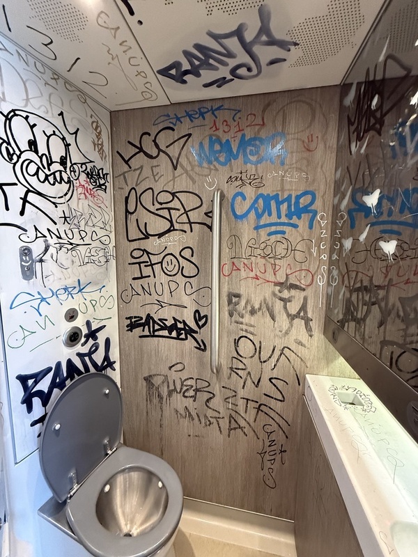 Afbeeldingslocatie: https://tweakers.net/i/1njwVpxqpp8cgmxNaHk4CsiwrSw=/x800/filters:strip_icc():strip_exif()/f/image/X5n6qcrUUPFdPD8JhdI5Lscj.jpg?f=fotoalbum_large
