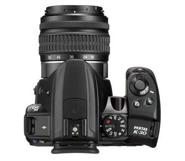 Pentax K-30 + 18-55mm f/3.5-5.6 + 50-200mm f/4.0-5.6 Zwart