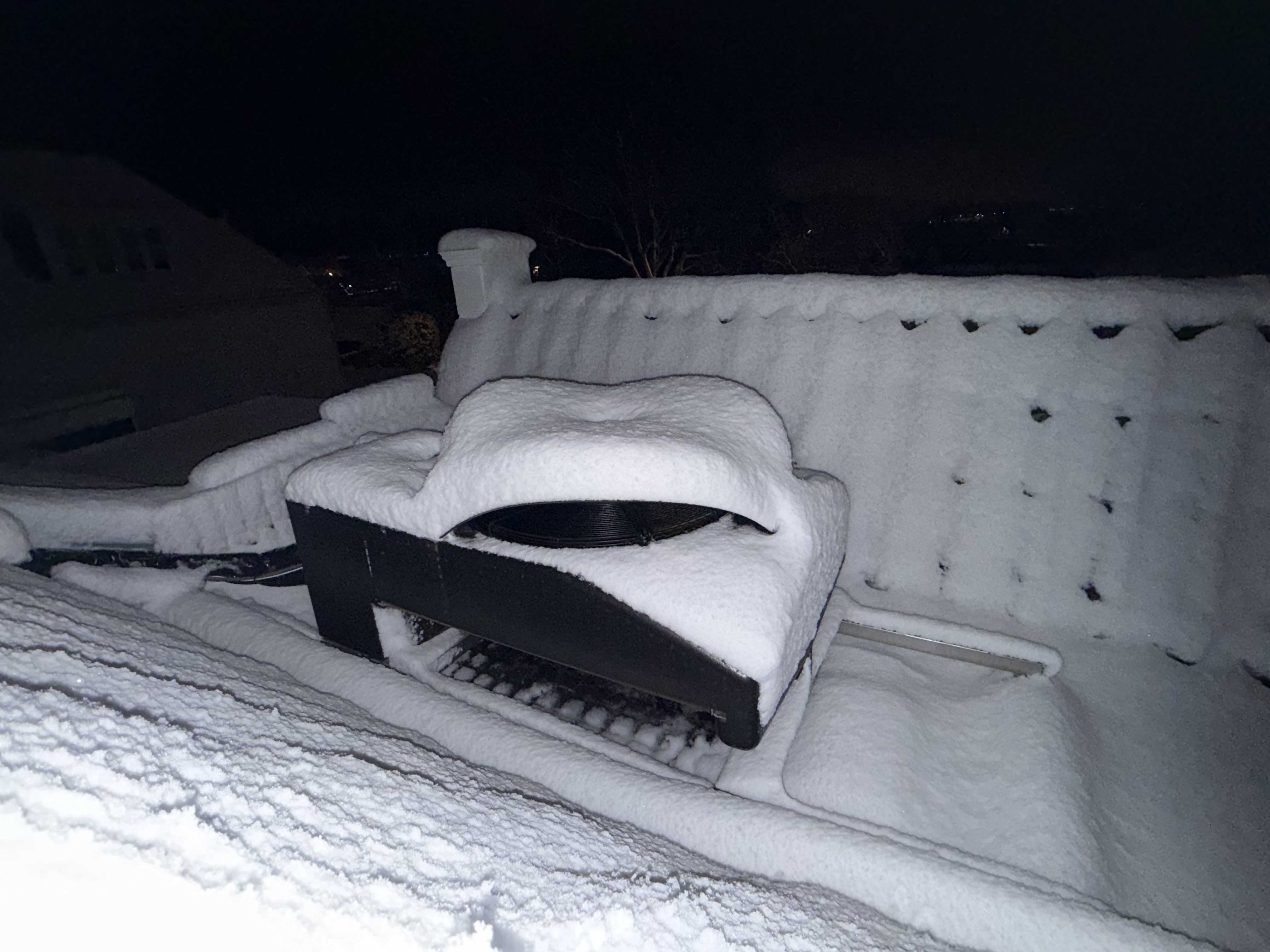 Afbeeldingslocatie: https://tweakers.net/i/1pNLej2UIbkj0nGXaXSlF94YprU=/fit-in/4920x3264/filters:max_bytes(3145728):no_upscale():strip_icc():strip_exif()/f/image/nNbBXWQEYNxEuydUhNwpt6AD.jpg?f=user_large