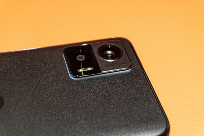 Motorola Moto Edge 30 Neo Camera-eiland-ledrand