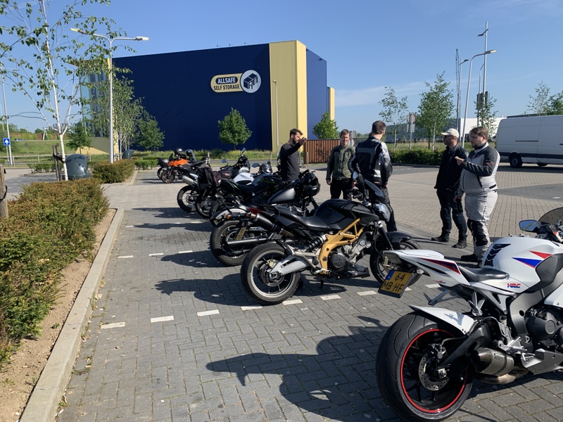 Afbeeldingslocatie: https://tweakers.net/i/23CSNutbAvSwXk9URWQVEq5RMqY=/800x/filters:strip_icc():strip_exif()/f/image/Fat3k0X8IncTK0buNMRwqVzr.jpg?f=fotoalbum_large