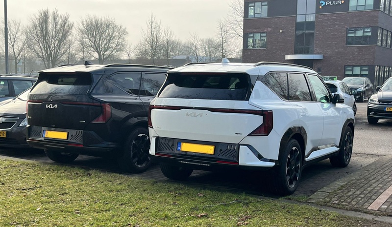 Afbeeldingslocatie: https://tweakers.net/i/23I4ZHuQ2RyoYE5n_VH34SSNqD4=/800x/filters:strip_icc():strip_exif()/f/image/8NY29tokxNqPvjBAVO9sm0at.jpg?f=fotoalbum_large