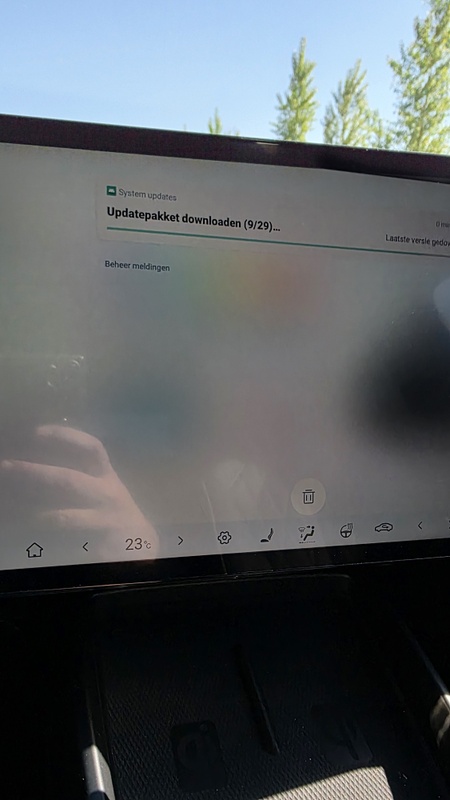 Afbeeldingslocatie: https://tweakers.net/i/24lm3pCPPgqFcVL4CSuSi6K4dAA=/x800/filters:strip_icc():strip_exif()/f/image/igwOlKNsXJqFHEJmntX2WIhy.jpg?f=fotoalbum_large