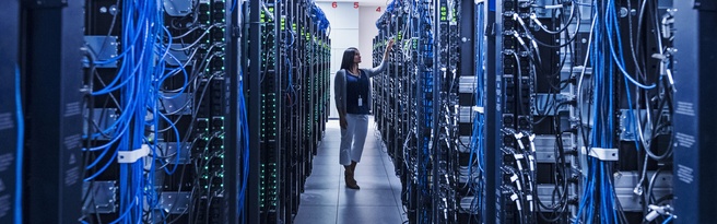 Datacenter. Bron: Erik Isakson/DigitalVision/Getty Images