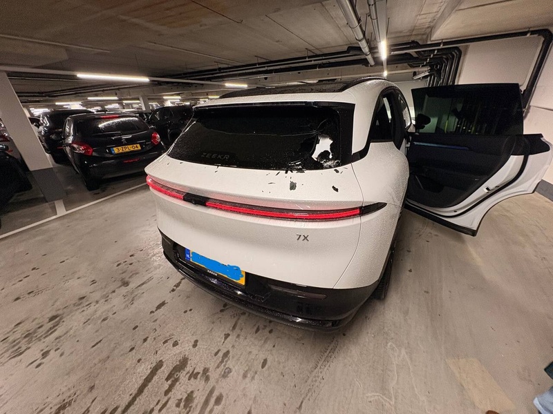 Afbeeldingslocatie: https://tweakers.net/i/2GDUSI6-m7aFcT13gvdR0z03o5w=/800x/filters:strip_icc():strip_exif()/f/image/fd70Apc0TYDaI9Cqaw2og6N8.jpg?f=fotoalbum_large