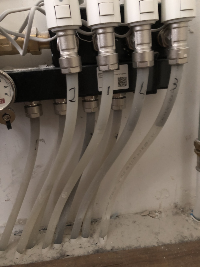 Afbeeldingslocatie: https://tweakers.net/i/2IiAFfqBKqeAUhY3lq9DIP6l9t8=/800x/filters:strip_icc():strip_exif()/f/image/PDTccS9gqQvNxhznWBMNwlzC.jpg?f=fotoalbum_large