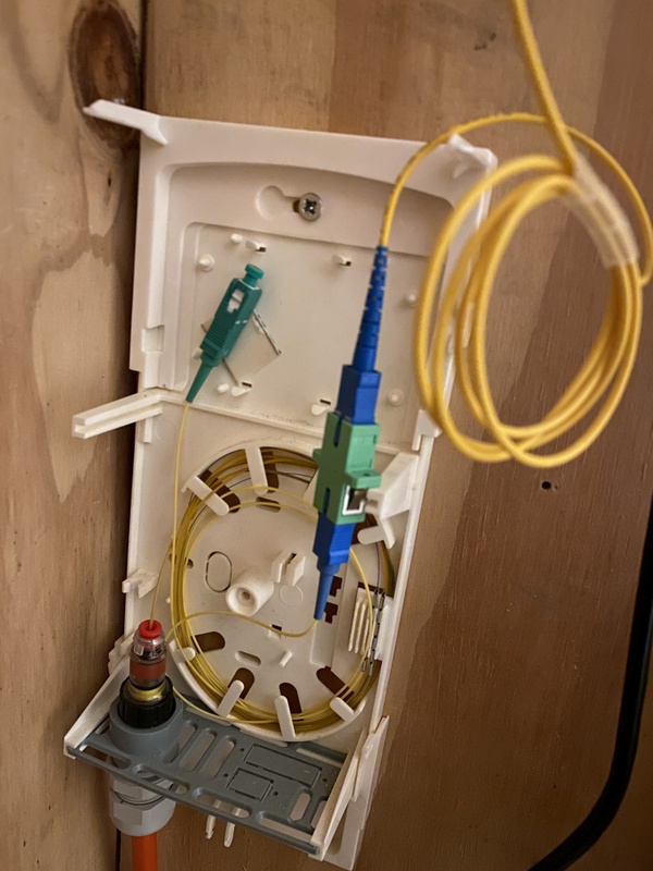 Afbeeldingslocatie: https://tweakers.net/i/2J2q6VTf8edj-VKRs_wHrseEs1Q=/x800/filters:strip_icc():strip_exif()/f/image/KwkyMn5OW6OK3fTYaOakKXHS.jpg?f=fotoalbum_large