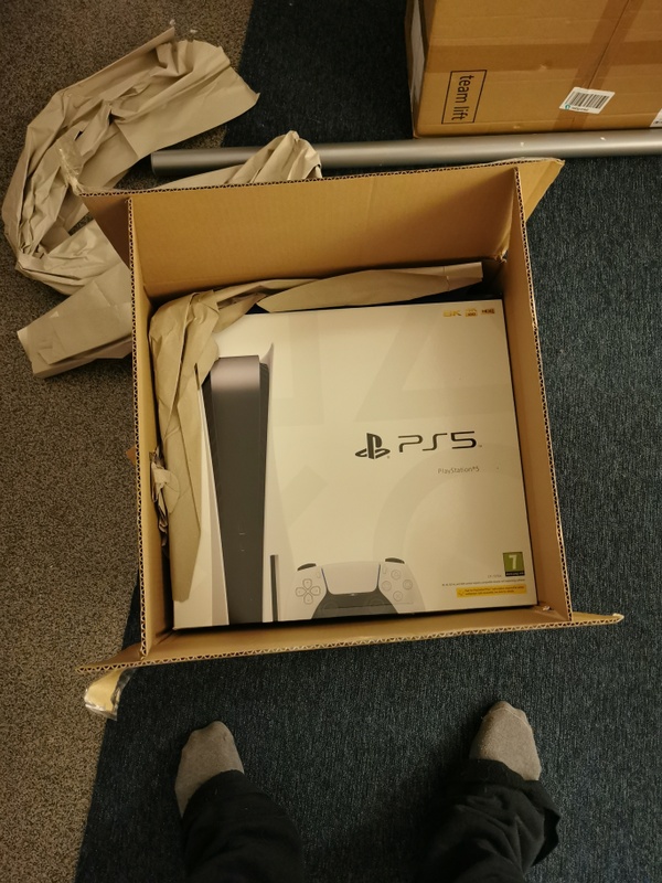 Afbeeldingslocatie: https://tweakers.net/i/2JQMtwyAElTkp50txl0CKAlRU4E=/x800/filters:strip_icc():strip_exif()/f/image/Xm19aUEHojctXVkfLCA6VQDw.jpg?f=fotoalbum_large