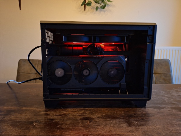 Afbeeldingslocatie: https://tweakers.net/i/2PG9XLzrQgMh_BgBWYlicmyuXkE=/620x/filters:strip_icc():strip_exif()/m/2271134/1VHWVgEIZVRCikQy0fGXiACLumudU2TOj2KWaNjoRSPkDztCQI.jpeg?f=620xauto