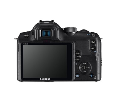Samsung NX11 + 18-55mm f3.5-5.6 O.I.S.