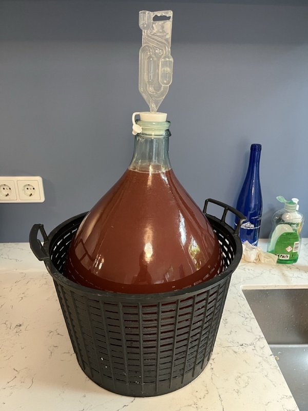 Afbeeldingslocatie: https://tweakers.net/i/2Tla-3lSWi5jUqAvBNhJd-vIKV0=/x800/filters:strip_icc():strip_exif()/f/image/dHG7XguTBcJ2rUmzZCdrARl8.jpg?f=fotoalbum_large