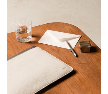 Accezz Leather Laptop hoes Apple MacBook 13 inch - Laptopsleeve - Beige