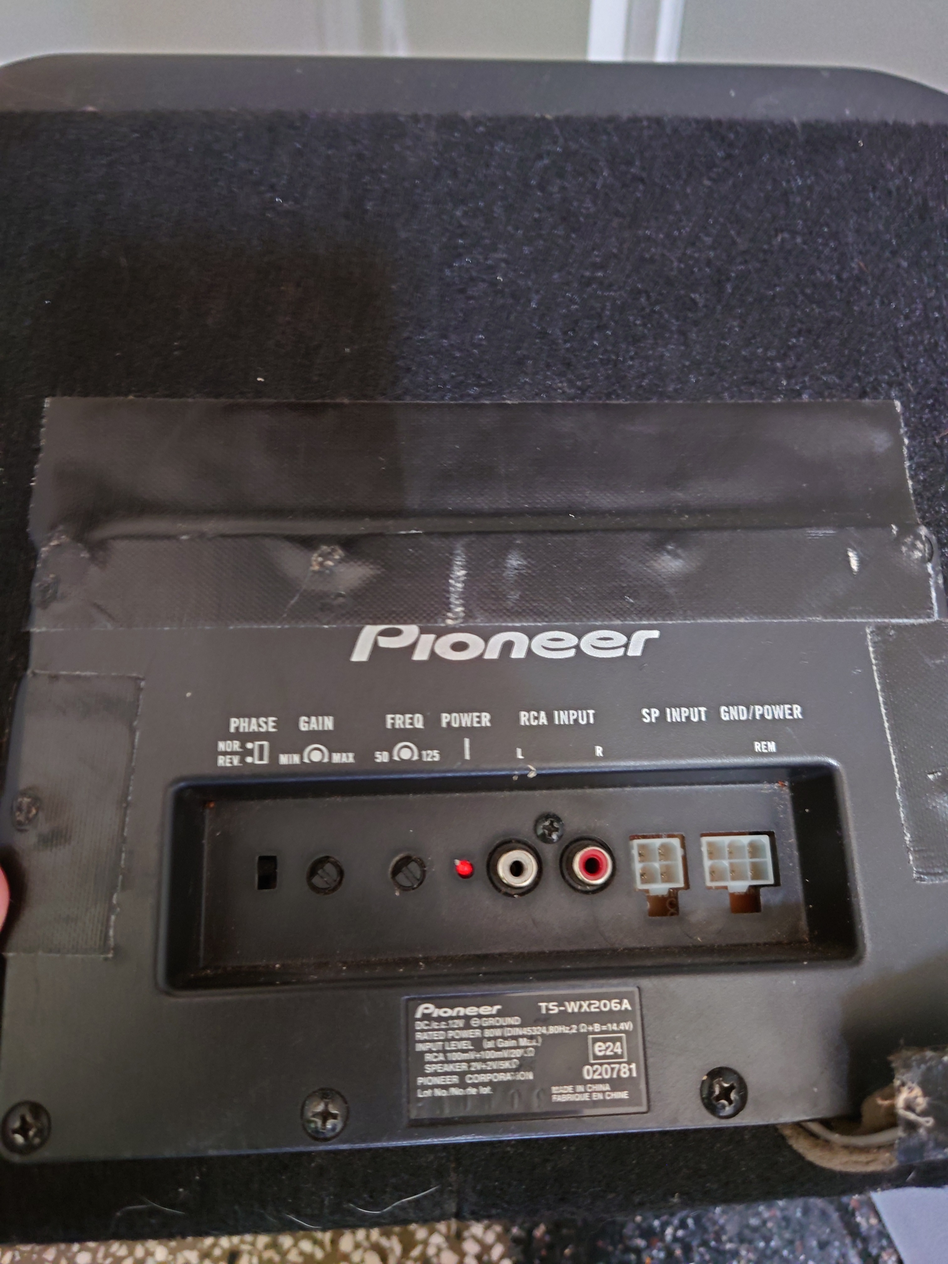 lacet ecrit nike dessus