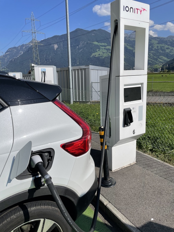 Afbeeldingslocatie: https://tweakers.net/i/2d4pO8a50ocpEuAtMPuxg_HlQsE=/x800/filters:strip_icc():strip_exif()/f/image/pn7qOC2aaGPKDQPY9sChnK1D.jpg?f=fotoalbum_large