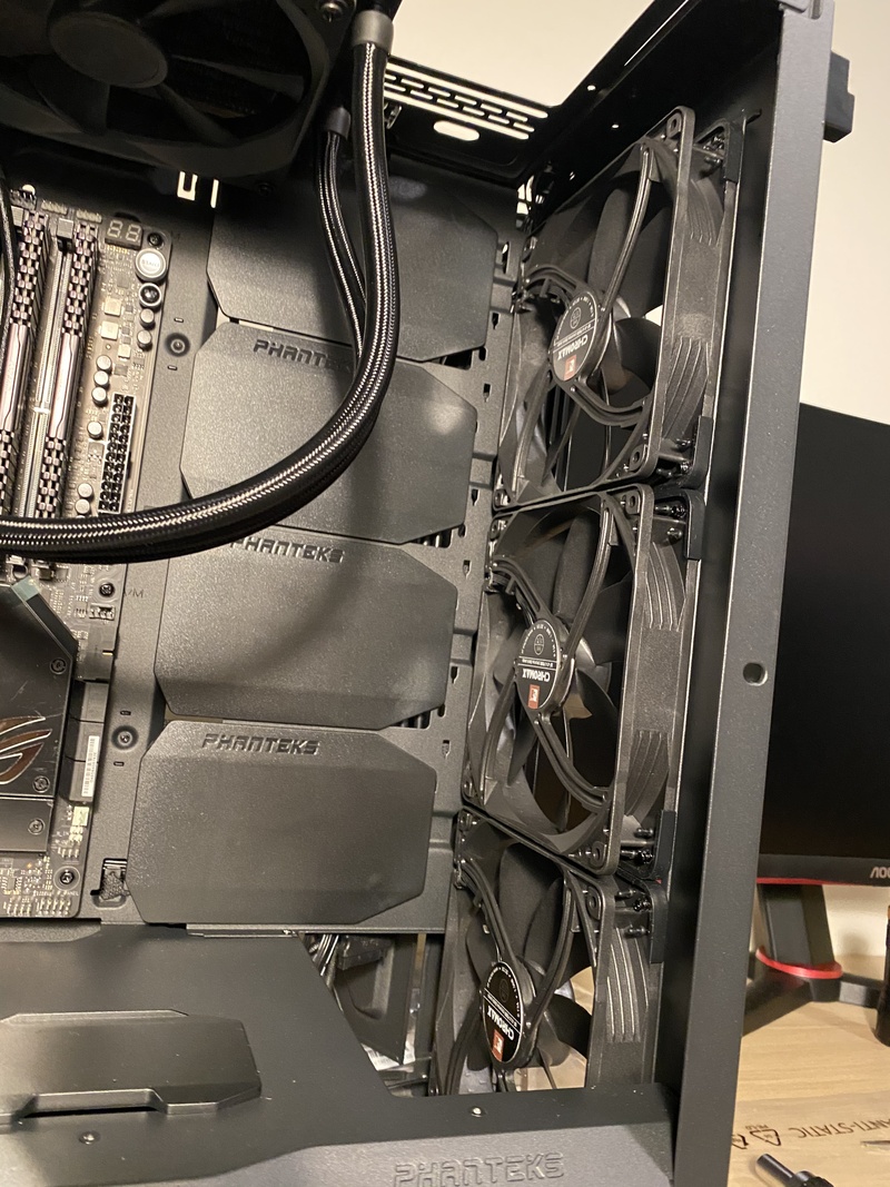 Afbeeldingslocatie: https://tweakers.net/i/2dykgS9_zgTw8hxKInJPSchJjBE=/800x/filters:strip_icc():strip_exif()/f/image/4IDYwHM50o2jX1qIcd4BdRCY.jpg?f=fotoalbum_large