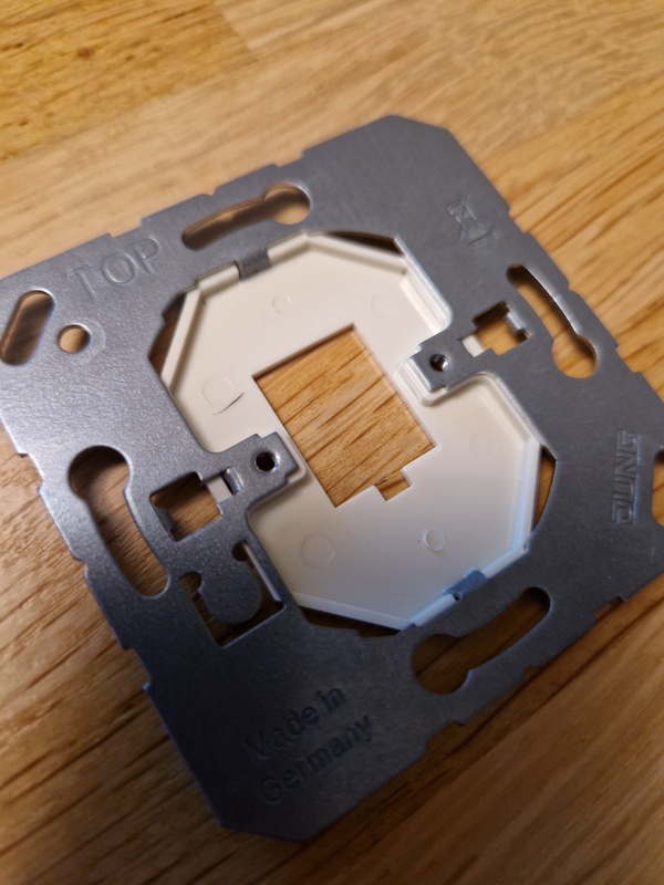 Afbeeldingslocatie: https://tweakers.net/i/2esHvnqlD9X6Ptt9NALTtNys9I4=/x800/filters:strip_icc():strip_exif()/f/image/wd0snugexoWkMePz1hgYzX4Q.jpg?f=fotoalbum_large