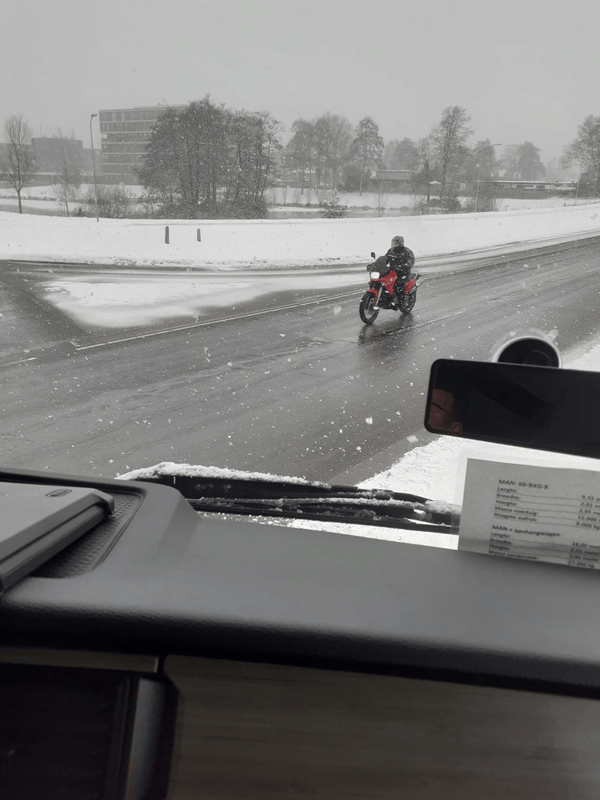 Afbeeldingslocatie: https://tweakers.net/i/2gk4KItSLrkm8WqipzCa9GrOjpI=/x800/filters:strip_exif()/f/image/Lyj58NnYeVjLSjMOtkETlM0p.png?f=fotoalbum_large