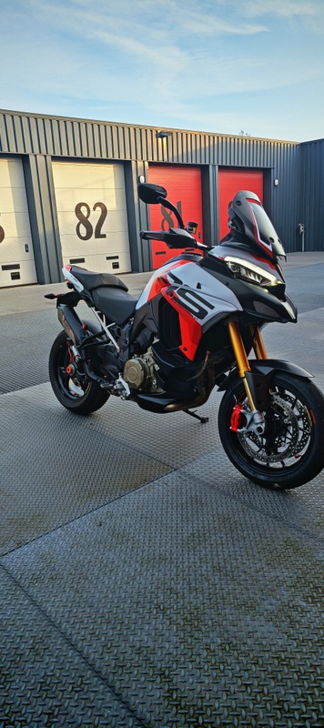 Afbeeldingslocatie: https://tweakers.net/i/2nYV1r1sE73oPpYDcVsu4_rWJFk=/x800/filters:strip_icc():strip_exif()/f/image/LcBcdplG2NDWwTsQubYELhqt.jpg?f=fotoalbum_large