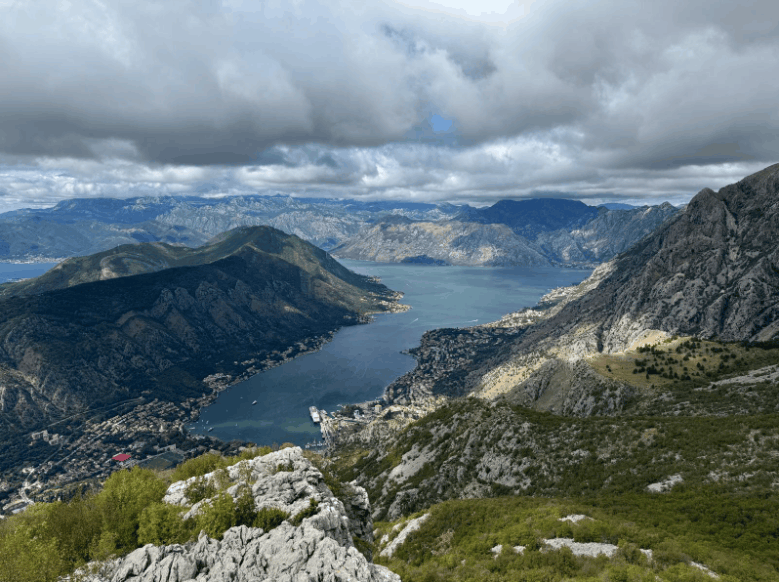 Afbeeldingslocatie: https://tweakers.net/i/34KQQVw6xy1oDZ8R4Qe1GpsQOA4=/fit-in/4000x4000/filters:no_upscale():strip_exif()/f/image/KnVL7lOIRCxA9INl0IdWCwR3.png?f=user_large