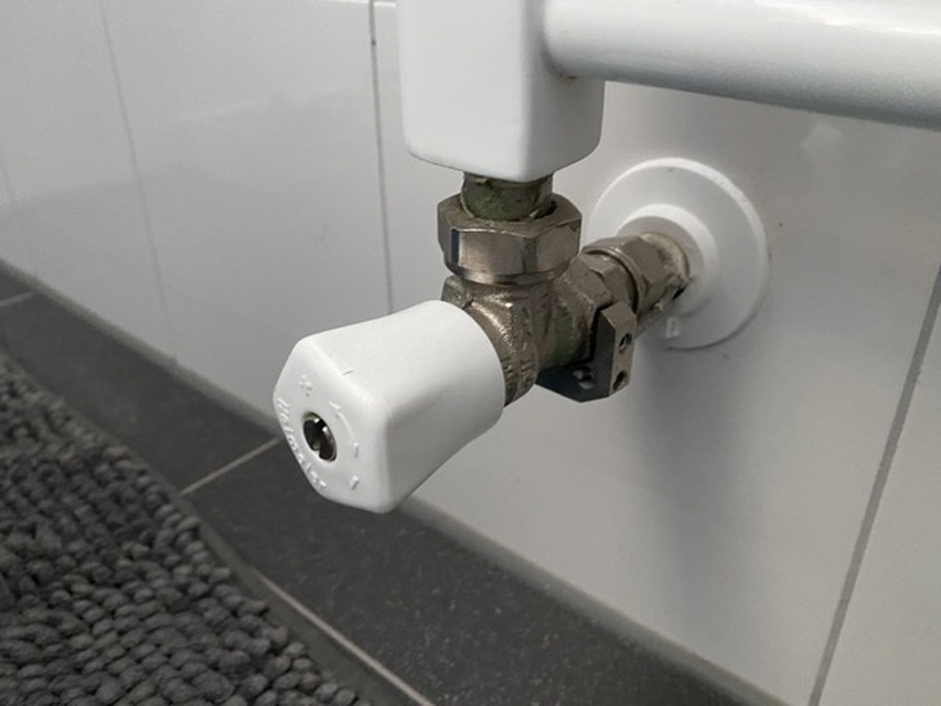 Afbeeldingslocatie: https://tweakers.net/i/35KpxBbOipRTs2fHugZStGOUenI=/full-fit-in/4920x3264/filters:max_bytes(3145728):no_upscale():strip_icc():fill(white):strip_exif()/f/image/TnPy3SmcIgIGC1CVgSuPdQBx.jpg?f=user_large