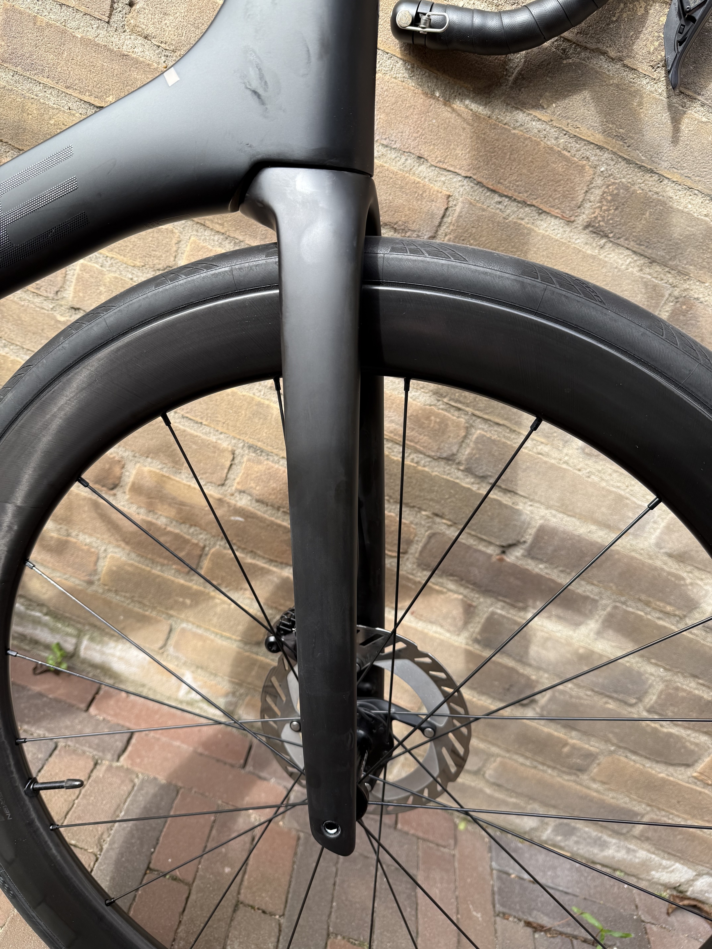 Afbeeldingslocatie: https://tweakers.net/i/39YasVURrY7pSkoye2vnXaFV3hU=/fit-in/4920x3264/filters:max_bytes(3145728):no_upscale():strip_icc():strip_exif()/f/image/ETBiBo2kE9QjLYwkARTzNNr2.jpg?f=user_large