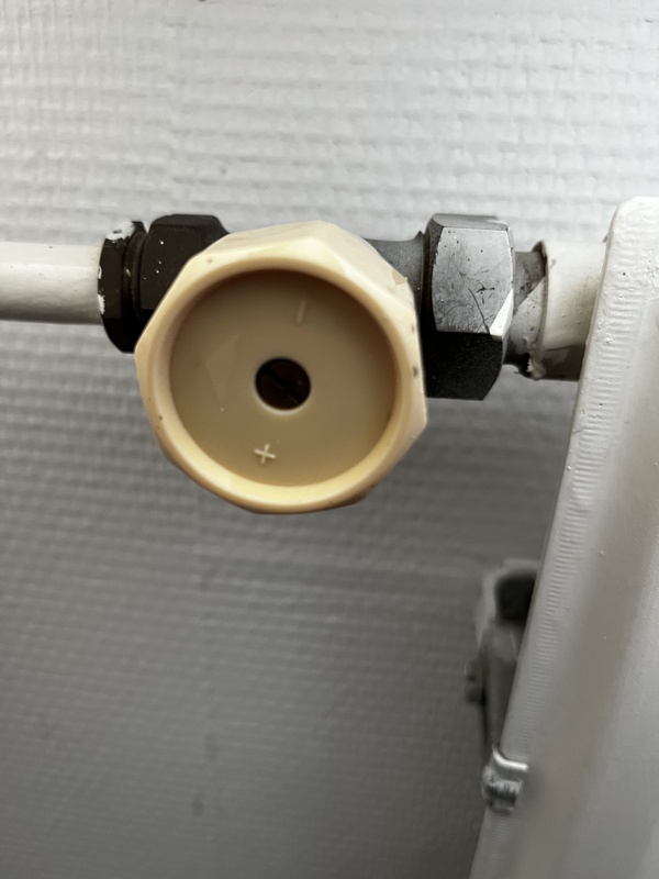 Afbeeldingslocatie: https://tweakers.net/i/3CEQGefUz0C2d9w5iibAGHtpaoI=/x800/filters:strip_icc():strip_exif()/f/image/2cyfCrVqKn8Aa2RxoOUYVog4.jpg?f=fotoalbum_large