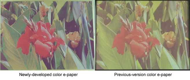 Fujitsu e-paper (links nieuw, rechts oud)