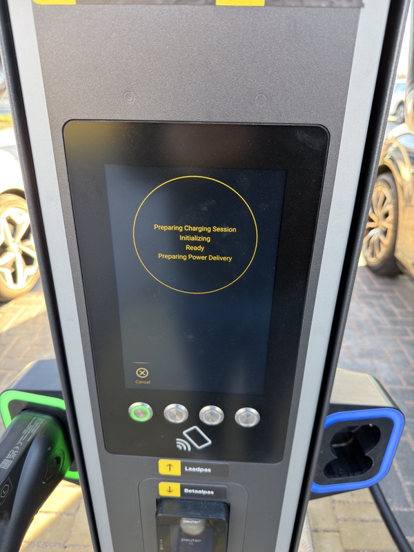 Afbeeldingslocatie: https://tweakers.net/i/3KJGtQl9xLocd1b2jIkhruJyNcM=/x800/filters:strip_icc():strip_exif()/f/image/nHkAkGo4TuAxzWv4KZffWQ7b.jpg?f=fotoalbum_large