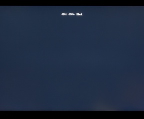 Backlightfoto's Gigabyte M27UP ICE en Philips Evnia 27M2N3800A