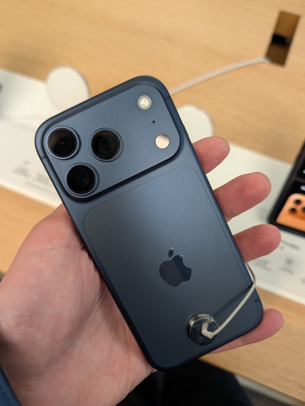 Afbeeldingslocatie: https://tweakers.net/i/3RpTrO7MFysDrSRwlTqk2P_OZTg=/x800/filters:strip_icc():strip_exif()/f/image/O4L5xe8pzjhioTp8Zbb2TBcl.jpg?f=fotoalbum_large