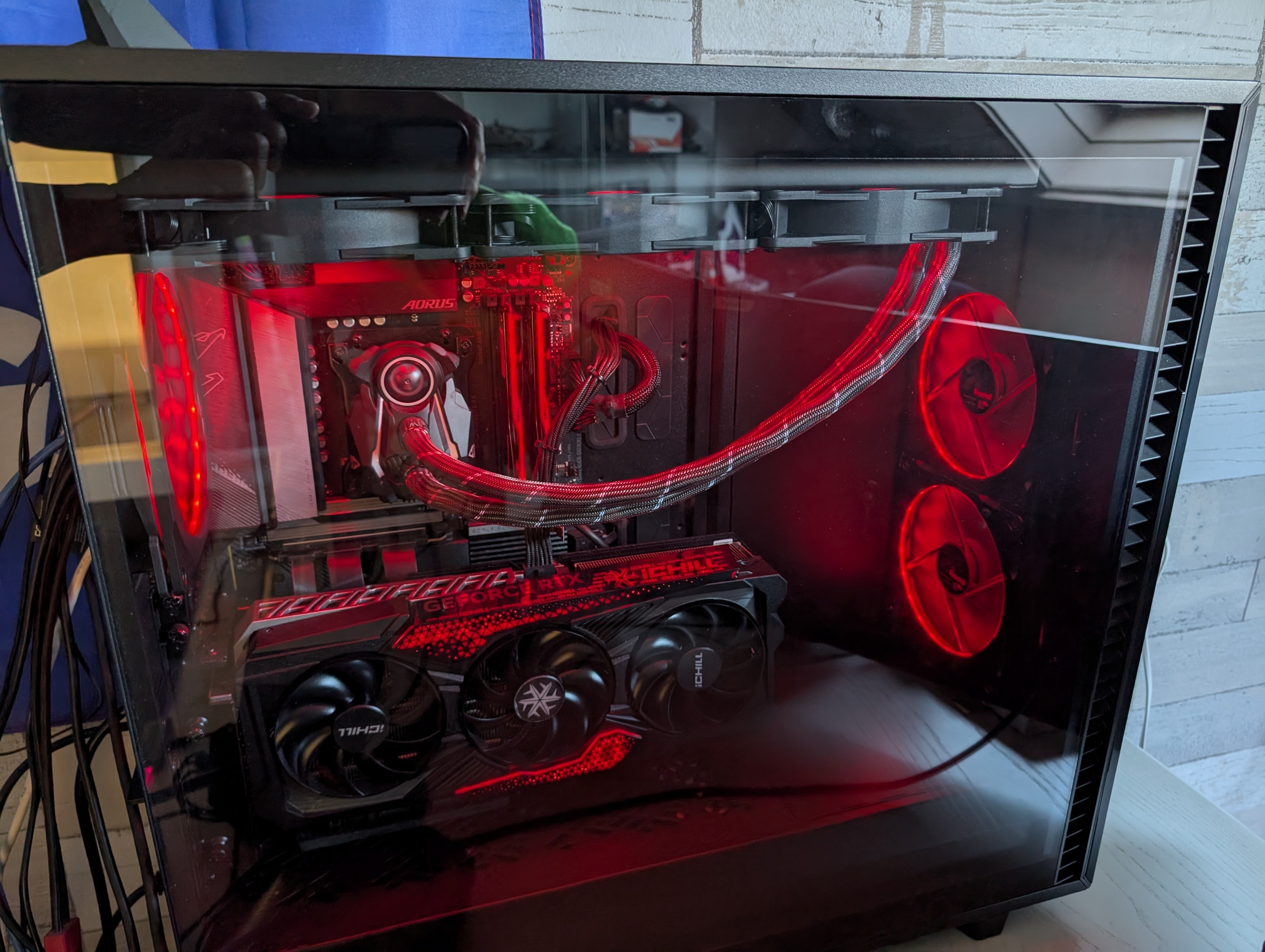 RTX5090 - Airflow vragen mbt moederbord en SSD - Videokaarten en