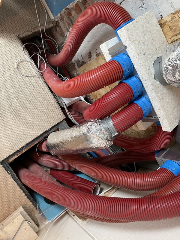 Afbeeldingslocatie: https://tweakers.net/i/3YgZQNCl3ZGU3YCmd2UKOL-r6eA=/x800/filters:strip_icc():strip_exif()/f/image/sNZ2YxoBAMpnjf0xTsdoEt3t.jpg?f=fotoalbum_large