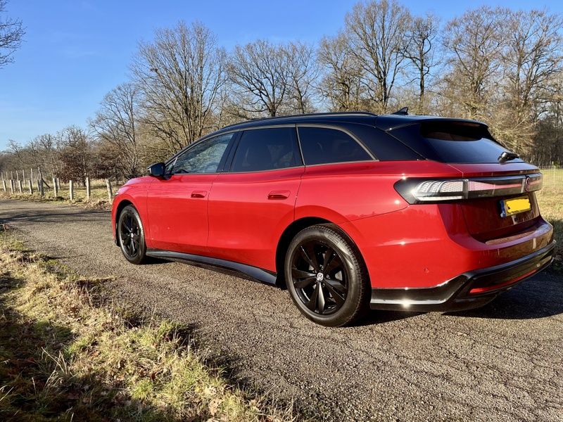 Afbeeldingslocatie: https://tweakers.net/i/3a7plYWv9dHjIll-oC-1t1TO-5E=/800x/filters:strip_icc():strip_exif()/f/image/CLLhIwu6RrxlXOCJIqXJH7E8.jpg?f=fotoalbum_large